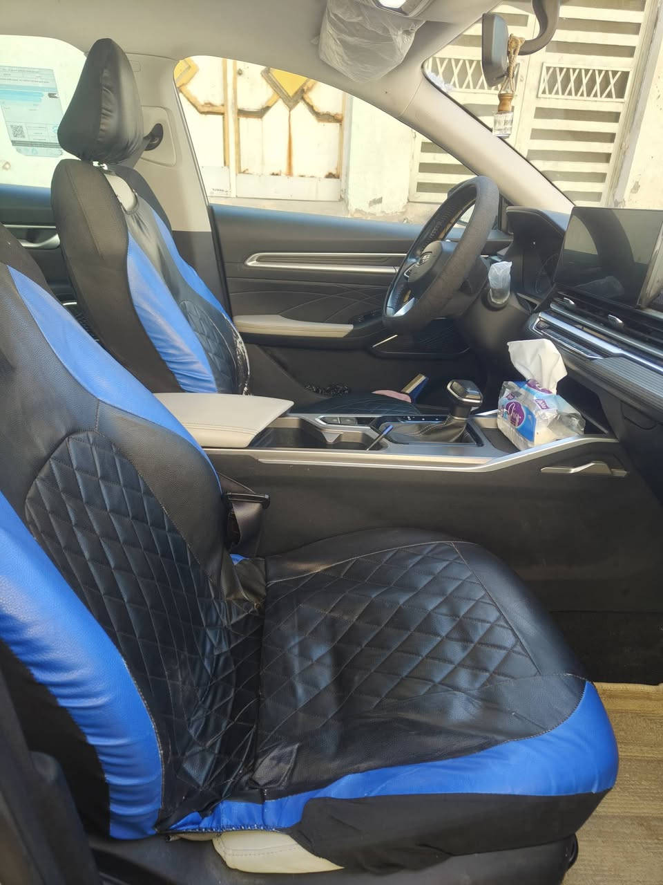 السلام عليكم سيارة جيلي  امگراند موديل 2023 سيارة جديدة بعدها فحص السعر (٨٥)وبيه مجال حگ الجية مبايل (***********)
