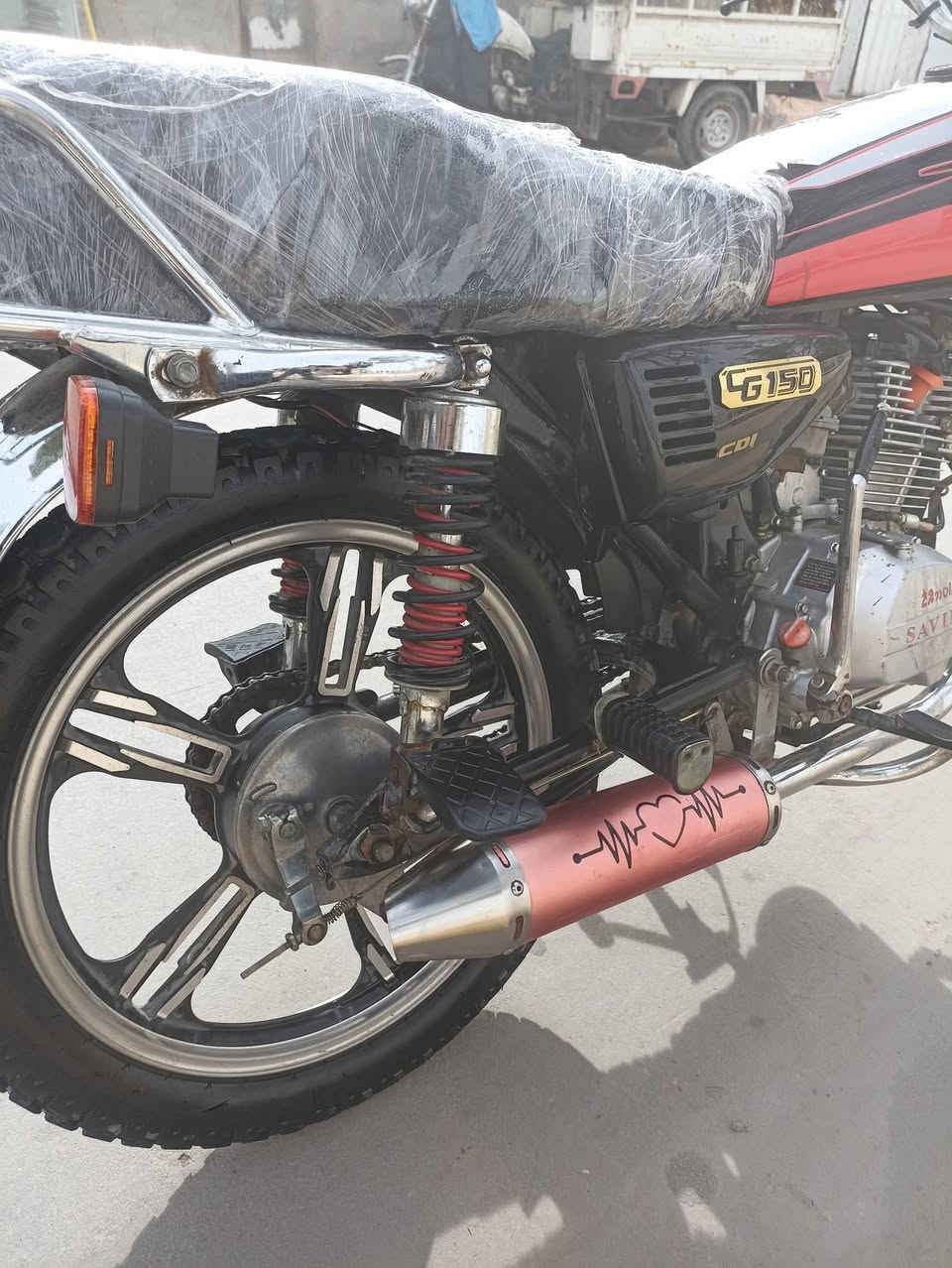 السلام عليكم من رخصه الادمن للبيع دراجه ايراني نظافه فول موديل 21 صالنصه رياضي شلعه ومعدل طياره كهربائيات كلها شغاله عالي ناصي دبل اشاره السعر 450 ***********
