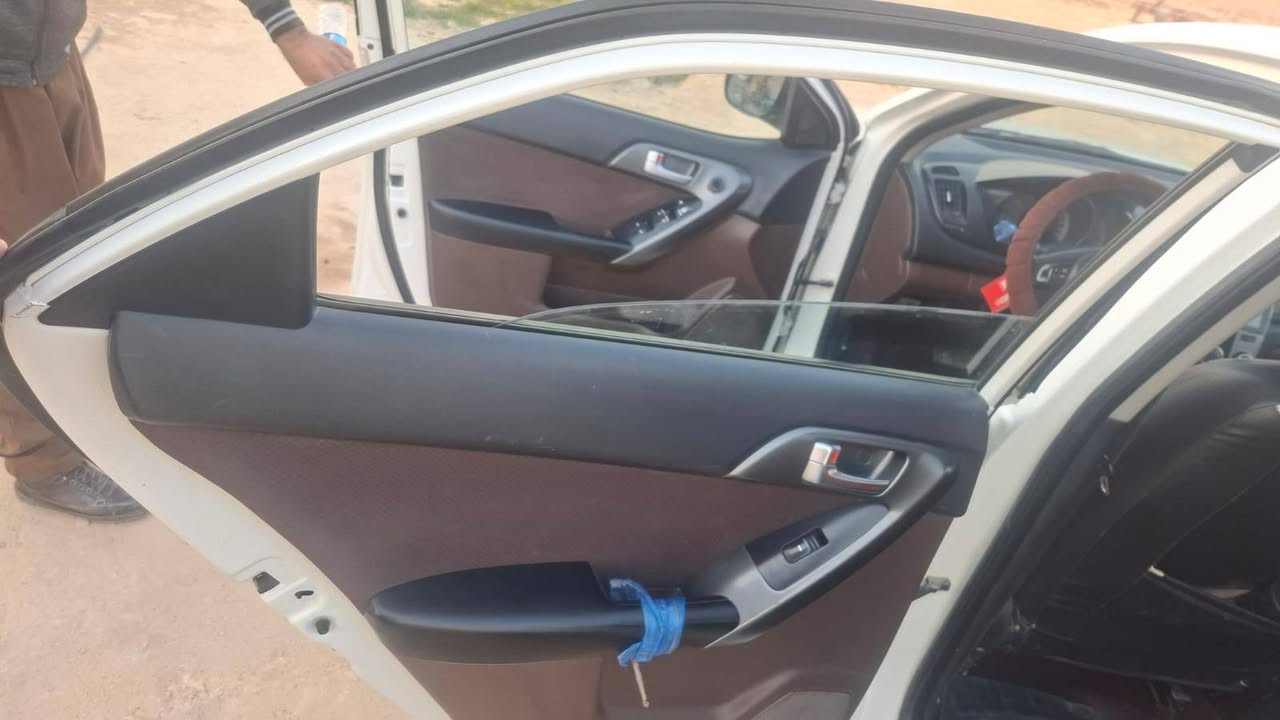 السلام عليكم كيا سيراتو موديل 2010  وارد امريكي للبيع او امراوس مع كورله 2009 او  2010گير 
محرك جديد تخم تاير جديد كهربائيات كله شغاله سياره صبغ ابلادي بيهه چاملغ امامي تبديل والبنيد صبغ تدفئه او تبريد شغال السنويه لغايه شهر السادس 2026 السعر98 او بيهه مجال بسيط للاستفسار الاتصال على الرقم *********** ***********
