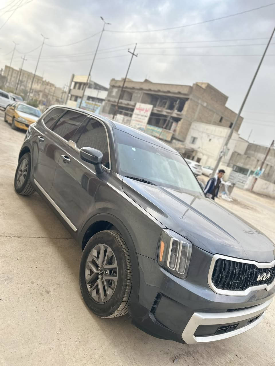 للبيع 💯💯

KIA TELLURIDE 2024 LX 4x4 🔥🔥

كيا تيلورايد 2024 LX فور ويل 🔥

وارد امريكي 🇺🇸

محرك : 6 سلندر 3800 يولد قوة 295 حصان 🐎 وعزم دوران 355 نيوتن 🔥🔥✅ + كير 8 سرعات ✅

الضرر ✖️ : بدون اضرار تقريره.  مياه امطار  💧✅ 

السيارة ماشية 3000 ميل فقط قابل للزيادة 🔥✅

مواصفات ✅ : ( شاشة - كامرة خلفية - تحديد مسار - مثبت 

سرعة - اوتو هولد - وضعيات قيادة - قيادة خاصة 

للمنحدرات - رادار امامي - رادارات جانبيه - اشارة بالمري - 

حساسات خلفية - توقف ذاتي - انظمة تحذير - مقاعد 

الخلفية تحكم كهربائي - لايتات زينون LED - ) 

وباقي المواصفات المعروفة بالفئة هاي
الاستفسار ***********

مكان سيارة : //حلة //

5XYP24GC1RG508565
