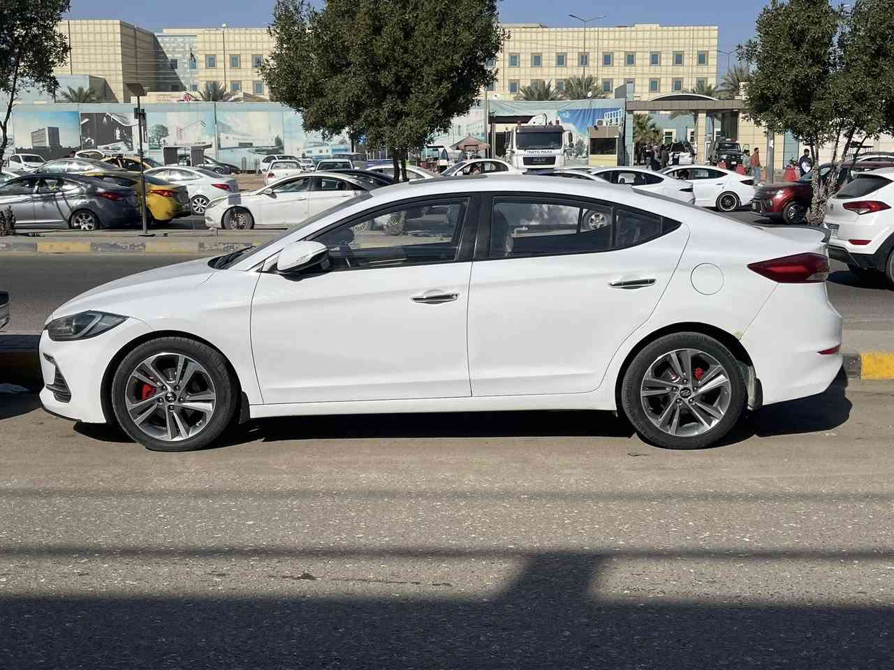 السلام عليكم النترا للبيع ١٩ سياره مكينه 2000
خليجي.  مواصفات فول منعده لبصمه.   
قطعتين صبغ رقم الماني اربيل     مكينه كير خير من الله سعر 142 وبيها مجال***********. عنوان نجف
