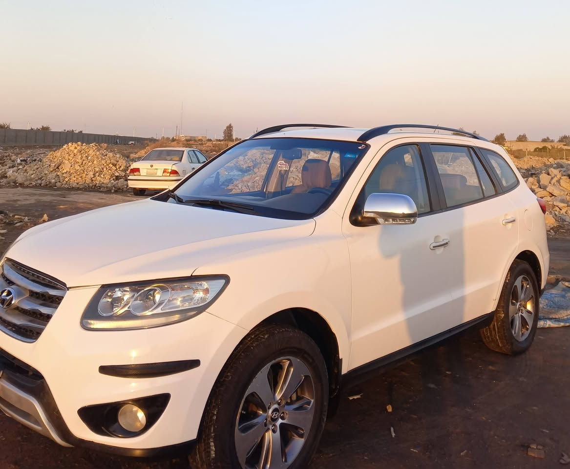 سلام عليكم
سنتافي 2012 خليجي  7 راكب 6 بستم 
داخل عسلي 
فول مواصفات 
مري شفط 
بصمه بلباب 
فتحه سقف 
تحديد سرعه
سياره كير مكينه كفاله 
 تدفا تبريد شغال
حادثها صندوق خلفي مبدل اصلي 
مسوي سونار جديد موجود بل صور 
سعرها 138 بيها مجال بسيط 
مكاني :  بغداد ــ بوب الشام ــ قرب الهزه 
رقمي  : ***********
