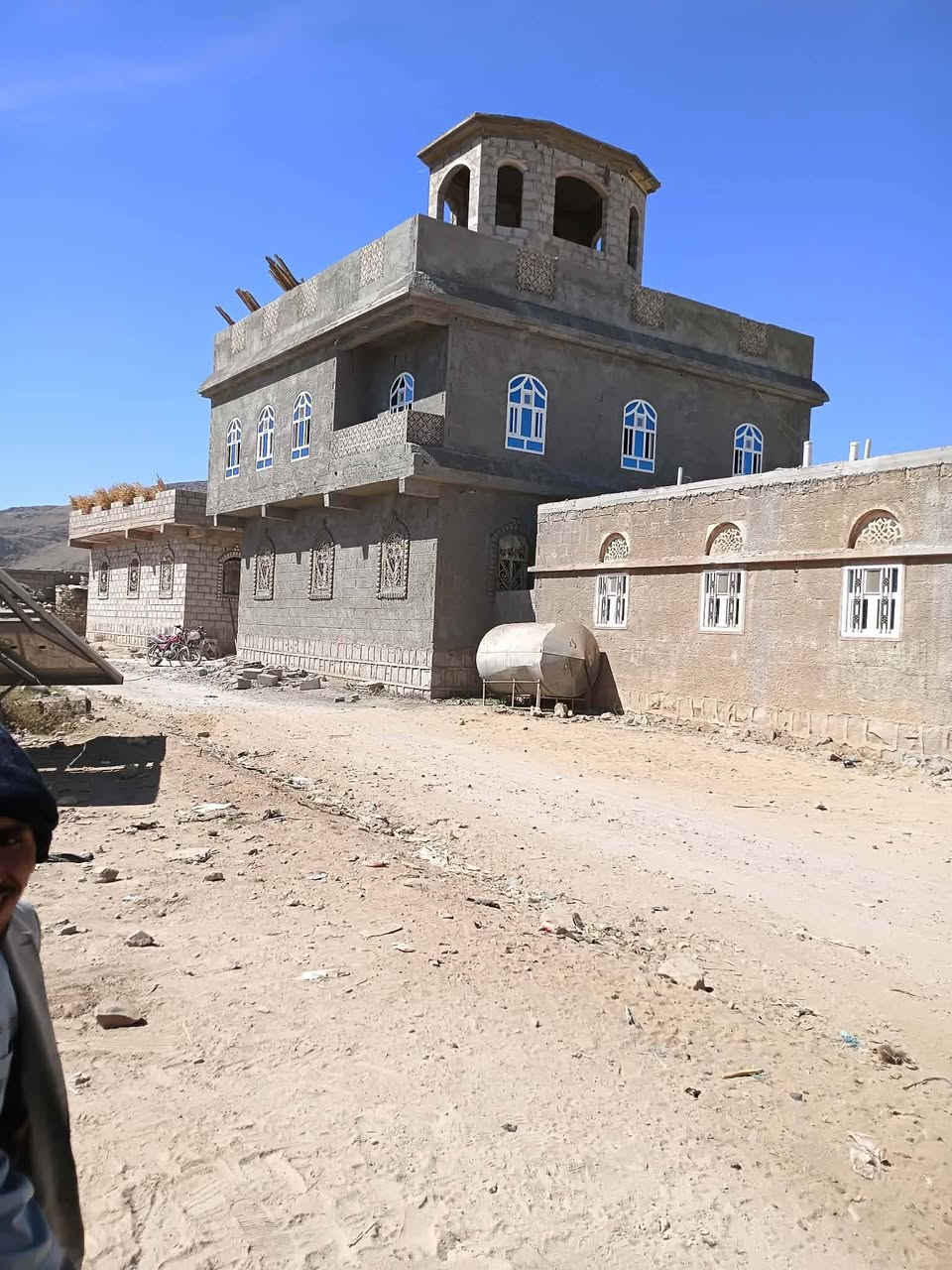 السلام عليكم
معلم عبدالعزيز أبو ناجي - يمني
8 سنة خبرة: نجارة + حدادة + سباكة + كهرباء + بناء بلك + تشطيب متكامل
ابحث عن كفيل محترم بالعراق - البصرة أو بغداد
 + سكن + أكل - لأني بشتغل شغل 5 عمال لحالي
شغلي بالصور - من العظم لين المفتاح
جاهز للسفر فوراً - الجواز جاهز
واتساب: [+967777928313]


**إذا كنت صاحب هذا الإعلان وتريد حذفه لأي سبب، رجاءا أرسل رسالة إلى الدعم الفني**