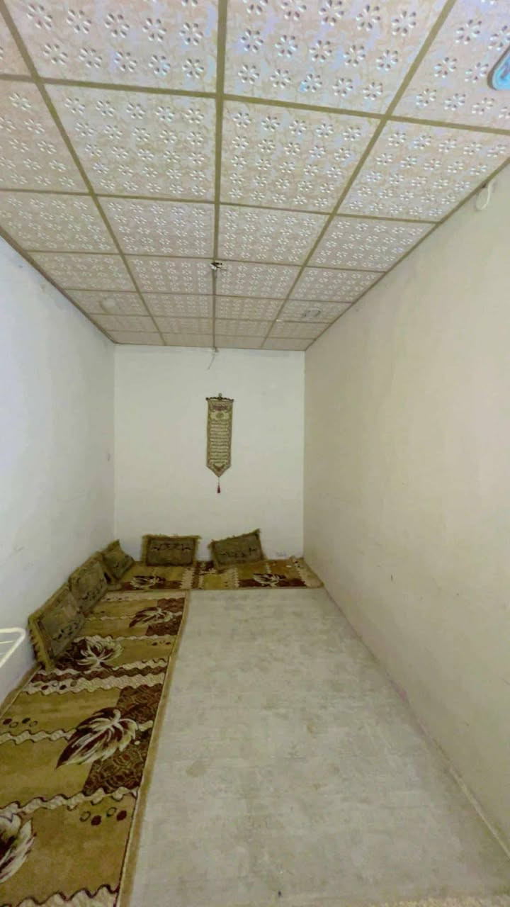 📢📢 بيت بلديه للبيع بحي ميسان منطقه 24 
💵💵سعر 39 مليون وبي مجال 

📐 المساحه 100 متر بي غرفه وصاله واستقبال ومطبخ وحمامات 

✨ البيت معاملته كامله باقي تقدير الجنه فقط 

📍 العنوان النجف حي ميسان منطقه 24 شارع شريط بفرع المتنزه 

☎️ للاستفسار مراسله الخاص او على الرقم الاتي

 ***********  واتساب فقط
