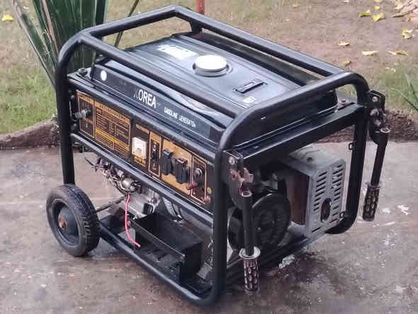 مولد استره ٥كيفي ٢٠ امبير ملف نحاس سلف وبكره نضيف كلش ما داخل تصليح ابد شغال وعل فحص السعر ٣٠٠ الف هاتف ((***********)) ((***********)) الكورك بي واتساب يوجد خدمت توصيل العنوان بغدا د تاجي
