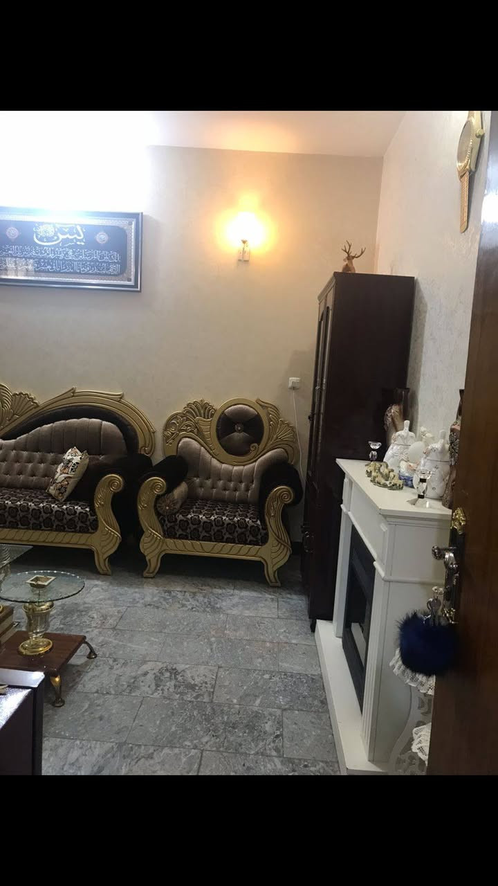 بيت للبيع بالمسيب شارع المحكمة داخل الافرع الاخيرة
المساحة ١٥٠ متر
البناء طابوق السقف صب كونكريت الارضية مرمر 
وعالي عن الشارع 

يحتوي على ...
غرفتين نوم 
استقبال 
صالة
مطبخ 
مجمع صحيات داخلية وخارجية 

طابو زراعي سند ٢٥ تحويل مباشر 
السعر ٨٨ مليون قابل للتفاوض 

عنوان المكتب : المسيب الشارع العام _ فلكة الحي الصناعي مجاور ابو مروة للسيراميك 

عقيل الشمري 
***********

#عقيل_الشمري  #عقارات_العراق #بيت_للبيع #real_eastate
