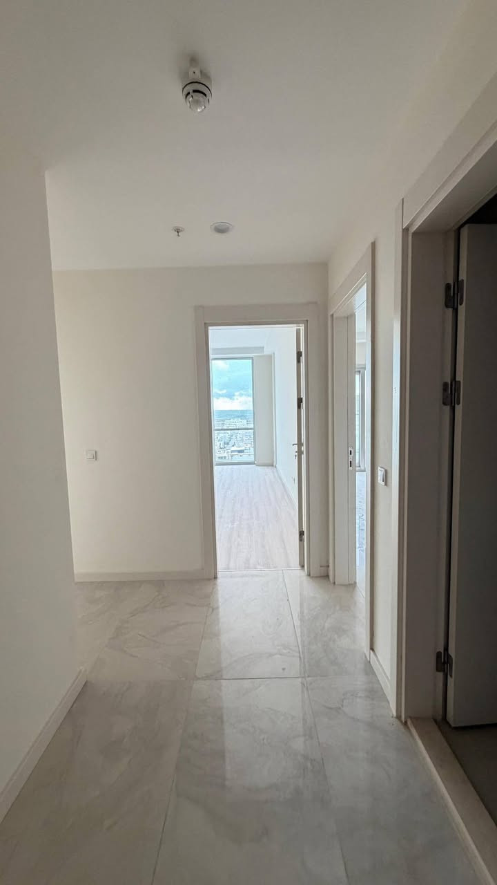 Unfurnished Apartment for rent located in Erbil,
In Empire Square, with an area of 140 SQM
(2+1) two Bedrooms with kitchen 
✅ The price is 600$ per month 

Consists of:
- 1 Living Room
- 2 bedroom 
- 2 bathroom
-  kitchen
-  balcony 
Floor no: 3 with external view
(other offers are available) 
✅ Contact us on WhatsApp or DM:

✅ ***********

#apartment #realestate #erbil #goldenzone #empire #apartmentforrent
