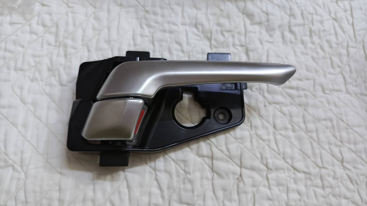 اي قطعه تردون سكرين وعله الواتساب ***********
