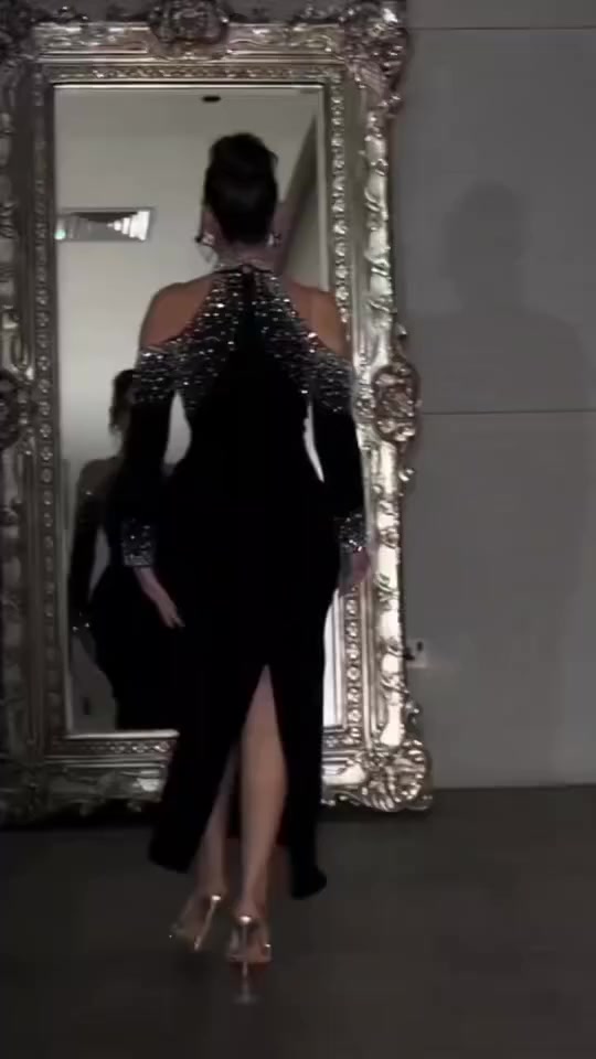 سلام عليكم
حبيبي عندي هذا الفستان اشتريته ب بخطوبه اخويه لابسته ساعتين 
اشتريته ب 170
واريد ابيعه ب 90
قياس 40


**إذا كنت صاحب هذا الإعلان وتريد حذفه لأي سبب، رجاءا أرسل رسالة إلى الدعم الفني**