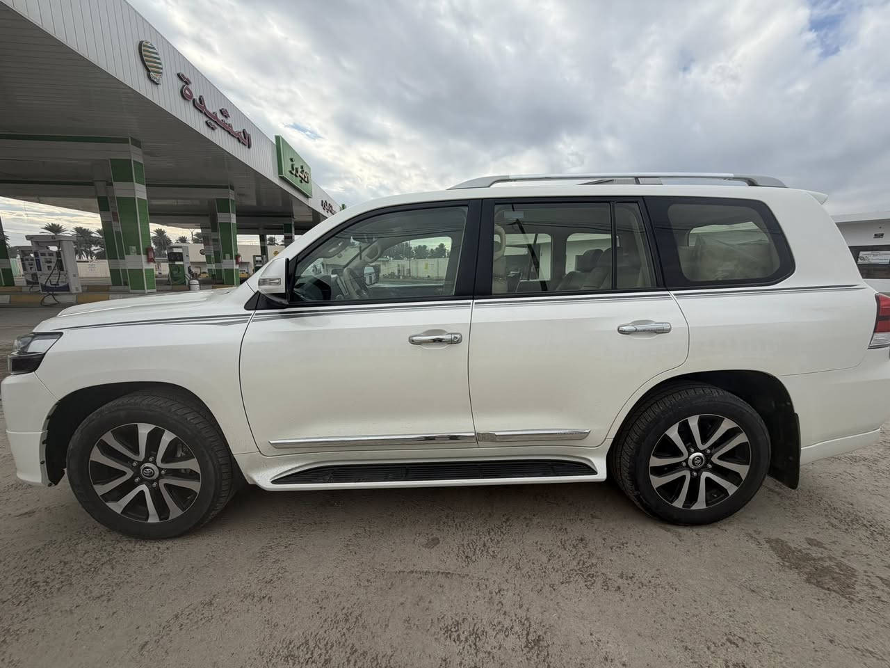 السلام عليكم
لاندكروز2019 ساز
ماشية 162  ألف
مكينتها 6 سلندر
جنطة كهرباء
كفالة عامة السيارة
مكانها السيدية
سعراها 540$  ورقة 
للاتصال ***********
