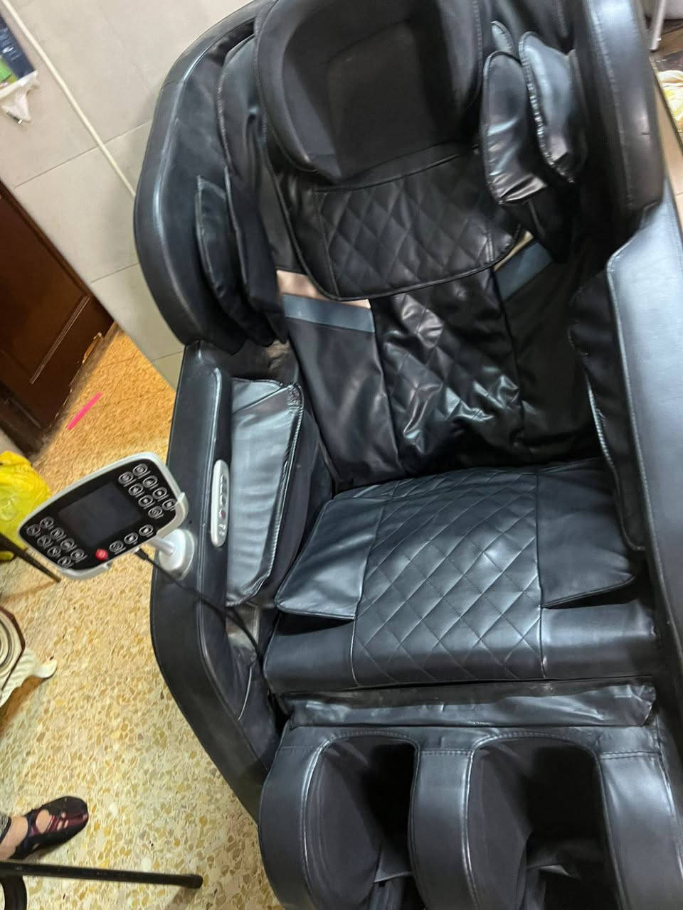 سلام عليكم
للبيع كرسي مساج لكل وضعيات الجسم 
***********
