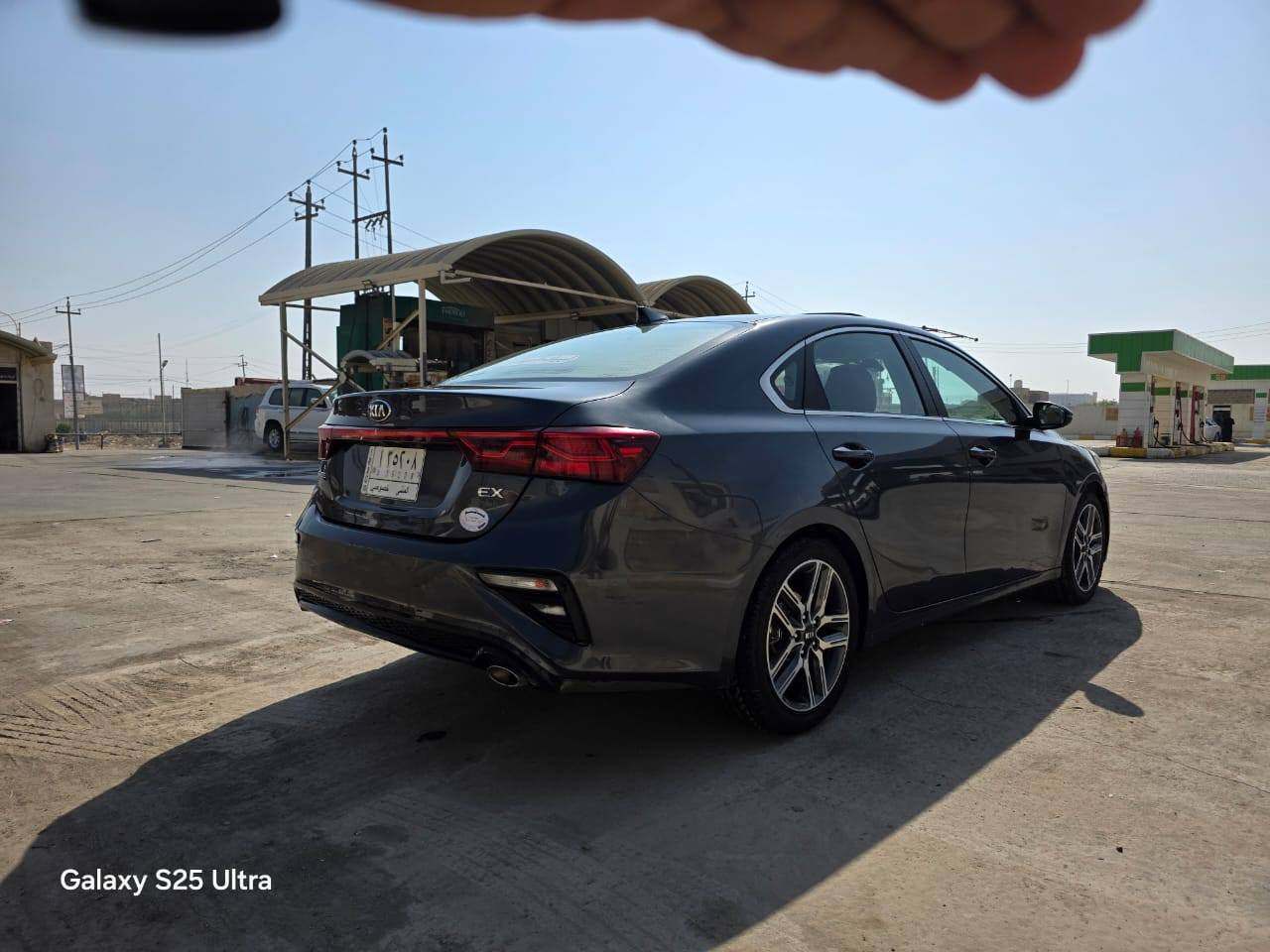 مساء الخير رمضان كريم
كيا فورتي 2021 فئة EX

فول مواصفات 1/1
بصمة دخول ذكي تشغيل ذكي جنطة ذكية تفتح عند الاقتراب 

رادارات امامي و جانبي وخلفي 

تبريد قطعتين + تبريد تدفئة المقاعد الامامية 

كشنات جلد

سستم صوت من هارمن كادرن

قيادة ذاتية + تنبيه الخروج عن المسار 

LED حاجب امامي خلفي

كير ومحرك ابلاد بالكارتون وحدادية وتخم تاير كله جديد

حادثها 
صبغ بنيد + باب السايق + الجاملغ الخلفي + ربع القبق الجنطة مخاوين اللون بيها سونار 

فقط صبغ بدون تبديل

#السعر_130 

سيارة معوقين تخلص 2028
مكاني ذي قار مركز 

***********.  //.   ***********
