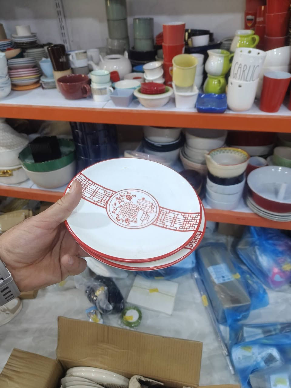 اللهم صل على محمد وال محمد 🤲 🤲 🤲  
السلام عليكم متابعينا الافاضل ورحمة الله تعالى ✋✋ 
شهر رمضان مبارك تقبل الله صيامكم وقيامكم 🤲🤲🤲
فرفوري ملون درجه اولى وباسعار مناسبة جدآ 
جميع الاحجام والانواع والالوان زورونا قبل نفاذ الكميه 
بضاعه داخل المجمع متنوعه بيع مباشر ✅✅✅✅
 والاسعار مناسبة جدآ 💲💲💲💲💲💲
يوجد خدمة توصيل لجميع المحافظات 🚛🚛🚛🚛🚛
العنوان ذي قار سوق الشيوخ شارع دكتور عمار قرب اسواق الكفيل ومقابل مطعم المدينة الفرع الثاني 🍗🍗🍗🍗
رقم الاعتماد واتساب *********** 📞📞📞📞
مجمع البيت الالماني في سوق الشيوخ 🇩🇪🇩🇪🇩🇪
