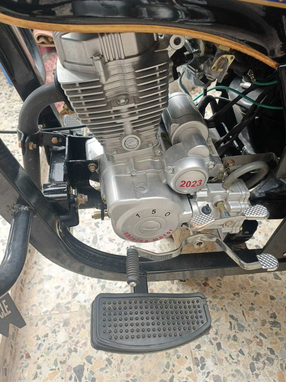 سلام عليكم ستوته اللبيع جمره كمرك وراق كامله زيرو موديل ٢٠٢٣ سعر تلاثه مليون وبيه مجال *********** مكان النهروان
