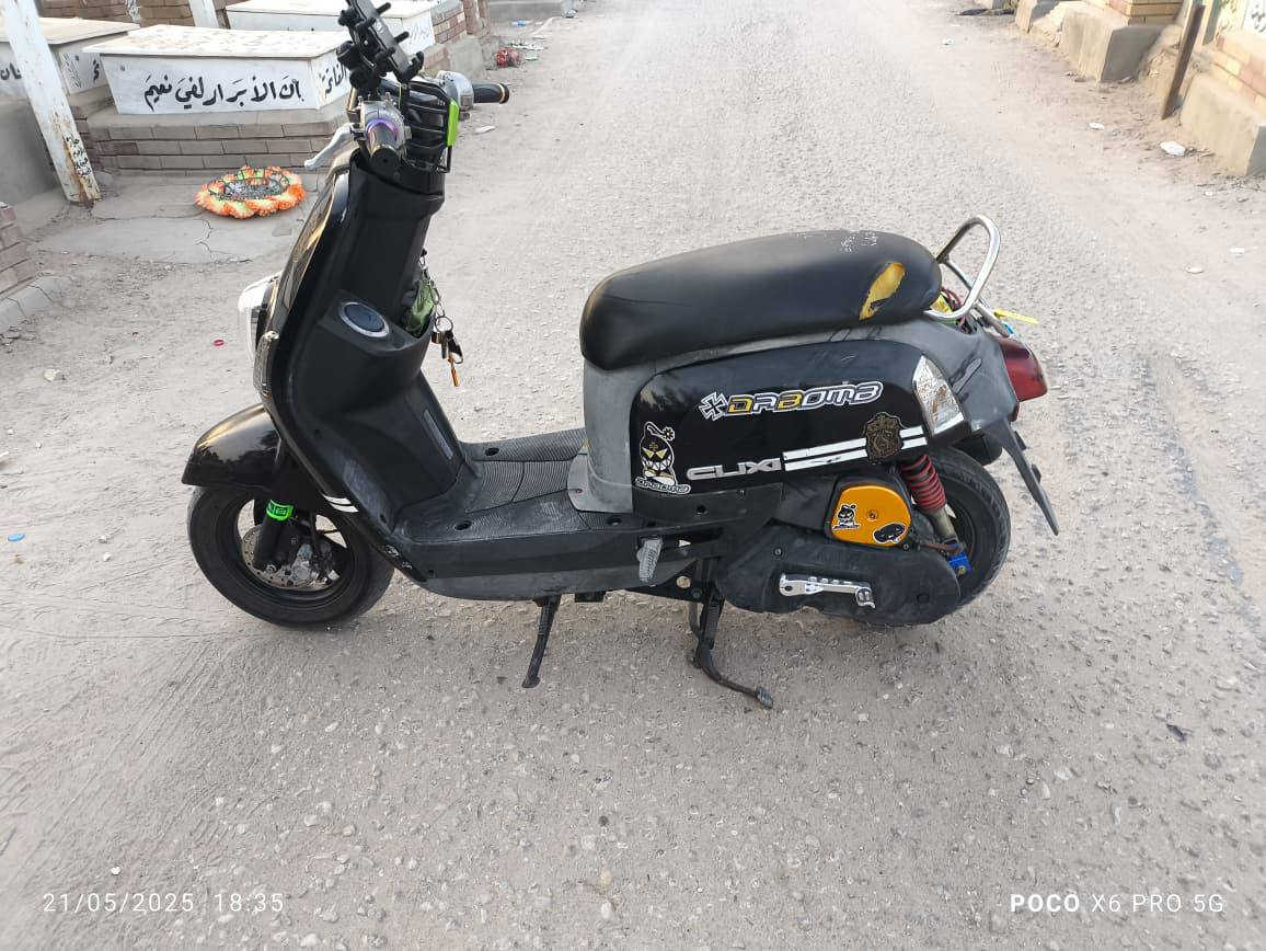 السلام عليكم 
رمضان كريم....
دراجه بوليسي لون اسود للبيع صار شهرين من مطلعهة من الوكيل سيد وسام العوادي  المضافه شوفه عينك شلعه ومعدل ونهضه مكينه ما مفتوحه شرط كهربائيات شغاله لايت زينون ثلجي بريك المدام دسك دبلات جدد ريشه تأثيرات جدد ستوني شادهن والله بريك بلمكان تشتغل سلف وهندر نكرة سلف السعر 900 الف دينار 
العنوان الكوفه 
للتواصل/ *********** متواجد فقط واتساب 
***********
