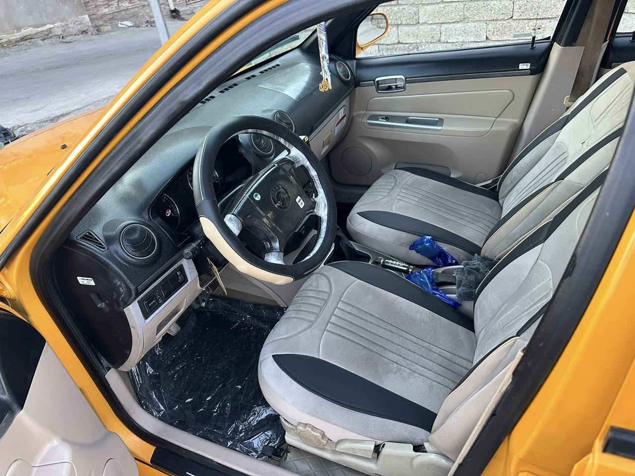 سلام عليكم 🫡 سياره سيكي 2012رقم نينوى هيىه وغرامات صفر مصبوغه حزام جمالية بدون اي حادث كير مكينه جدد طخم طخم تايرات كلو جديد شرط التحويل 
***********
***********
