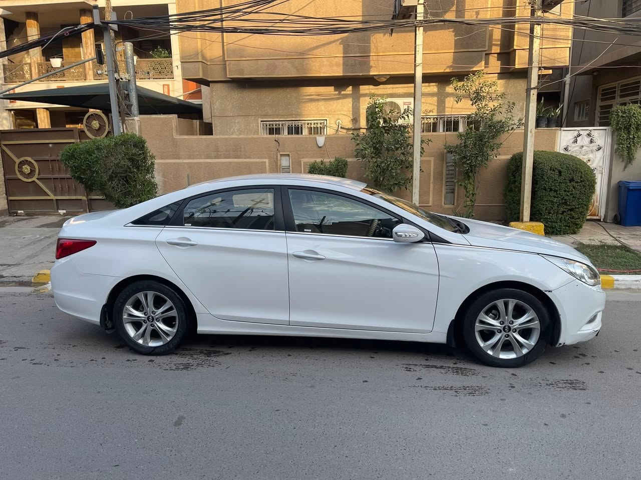 السلام عليكم
سوناتا 2013 خليجي 

ماشية 97924 KM حقيقي 

بيها شبر صبغ بين الجاملغ الخلفي والباب من جهة عكس السايق 

سيارة جديدة بلادية مامفتوح بيها شي

رقمها بغداد - وعنواني ببغداد

السعر 140 ورقة 

***********
