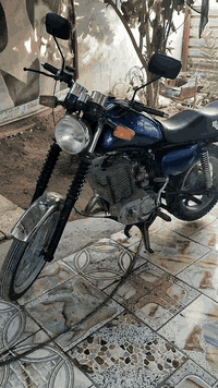 سلام عليكم 
دراجه ام زت قنبورة كلها شغالة 
السعر: مليون وسبع ميه وخمسين وبيها مجال  . 
علماََ الدراجه بدون بدون  
الرقم : ***********
الرقم : ***********
