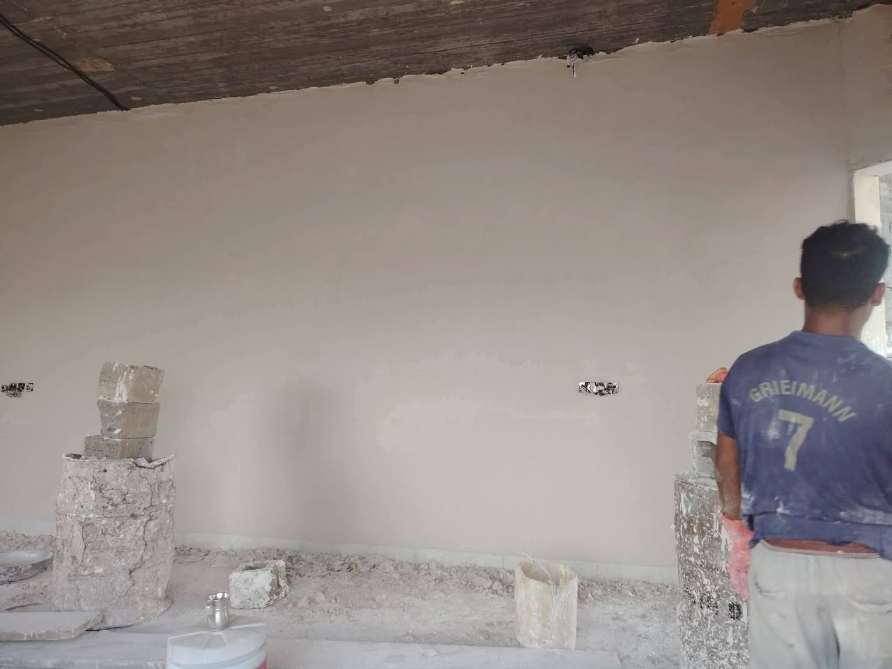 شقل جص درجه اوله   والبخ طرگ مالج 2250 يعني الفين وربع والرزق عله الله وهاذه رقمي ***********جص وسمنت
