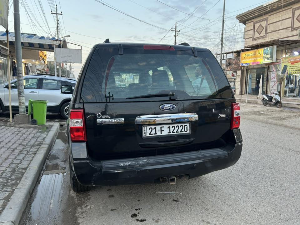 للبيع موديل ٢٠١٣ وارد خليجي صبغ باب الصدر فقط 
مواصفات XLT 

كامرة خلفية
شاشة جبيرة اندرويد
سلايد
٣ قطع تبريد
بترة
لايتات وبلوجكتر زنون
مكاني بغداد المنصور 
***********
ب ١٤٠ وبيها مجال للشراي
