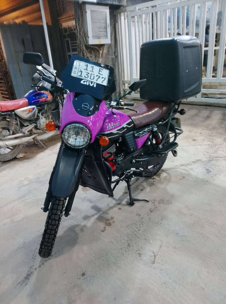 سلام عليكم للبيع دراجه دايوان
رقم وسنويه بسمي موديل 23 دراجة كل نقص
مابيه بعده زيرو السعر مليونين وسبعميه 
اليعرف سعره اليعلق مكاني الكاضميه 
رقم ***********
