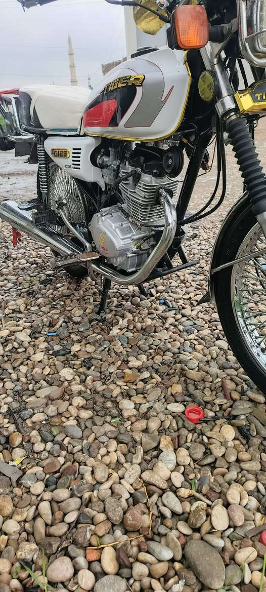 سلام عليكم ماطور جديد ما مفتوح شرط برغي السعر 650 *********** منافيس موجود
