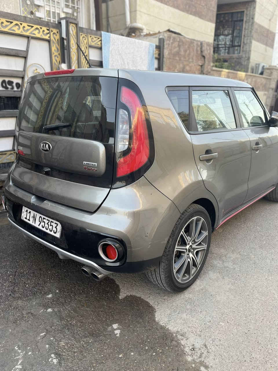 سلام عليكم كيا صول 2019ممشها 32000 مايل  سياره لمتيد فول فتحة بنراما تبريد تدفى شغال تدفى كشنات كشنات كهربائية مرئي رادرات توقف ذاتي كهربائيات كله شغال مكينه لا مفتوحة ولا شي سياره معايزها ايشي كامله سعرها 128 للستفسار *********** هاذ رقمي  موجود واتساب
