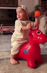 خيمه • حصان نطاطه • اطفال