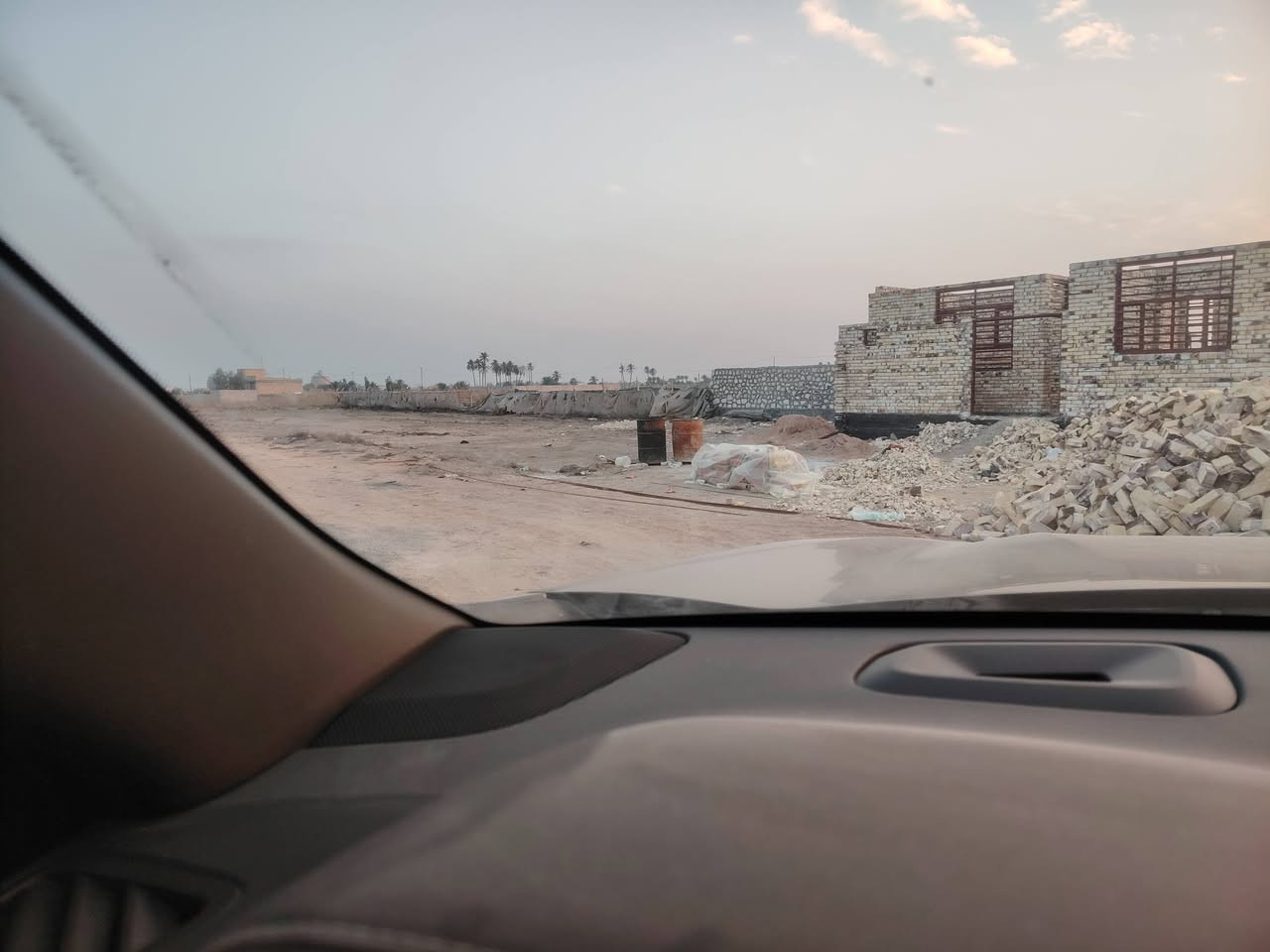 عرصه زراعي مساحه 200متر خلف حي الجامعه يم مجمع الضباط الجديد يم حيدر ابن هندي يم البو صالح ***********
