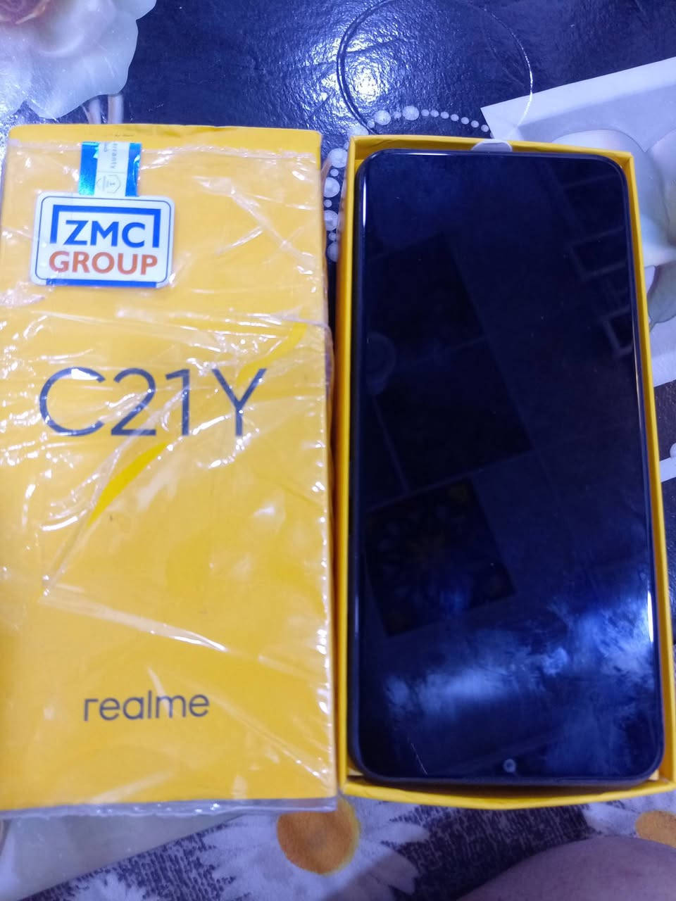 جهاز ريلمي c 21Y اخو الجديد مستخدم اقل من شهر  ذاكره ٦٤  المعالج G35 رام ٤ الكامرا ١٣ ميكا بكسل البطاريه ٥٠٠٠ واط  بصمه خلفيه يدعم شبكه G4 نظام اندرويد 10 السعر  ١٣٠ الف  الاتصال على الرقم *********** بيه واتساب

