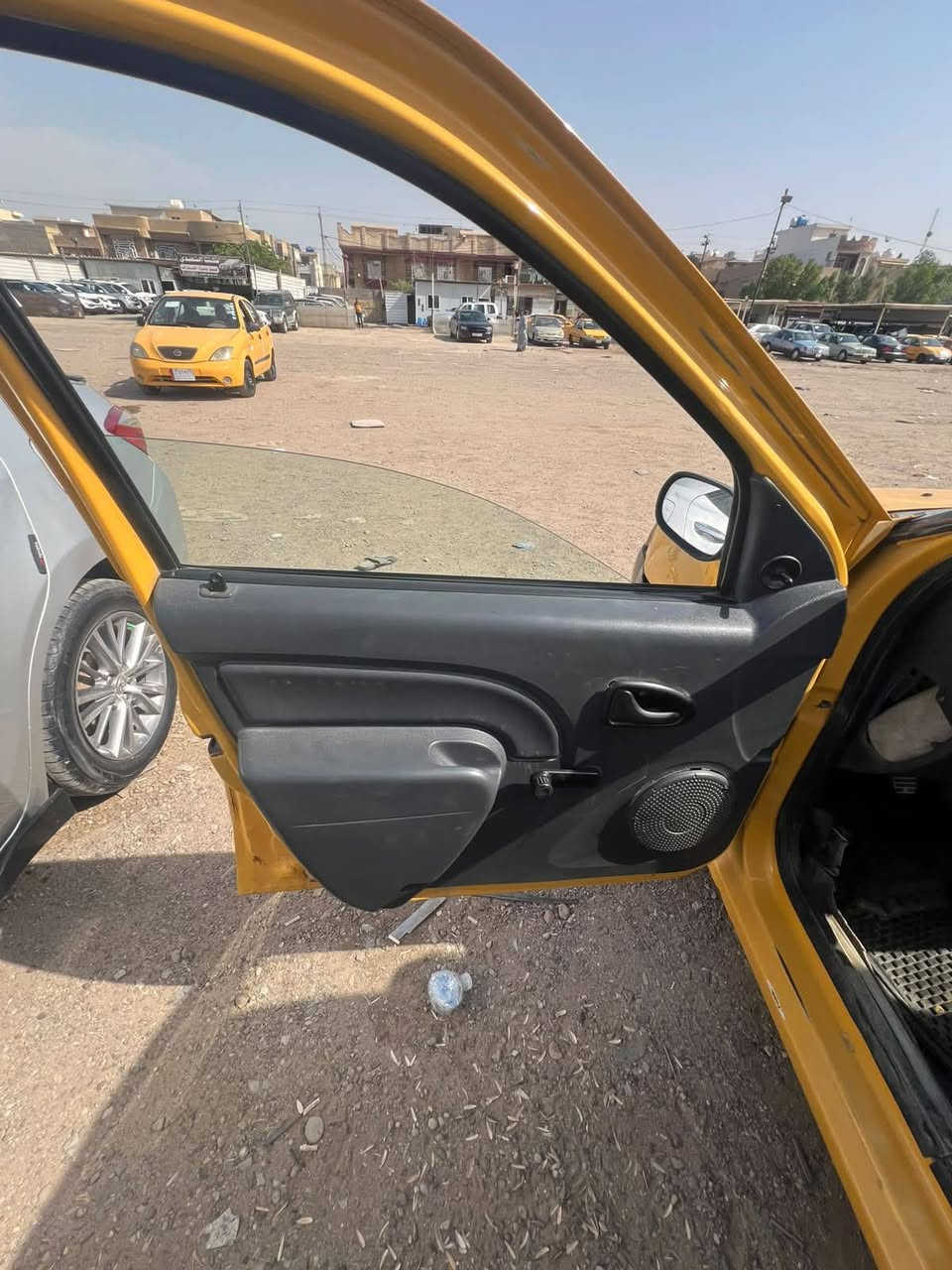 السلام عليكم رينو لوكان ٢٠٠٩ للبيع ***********
