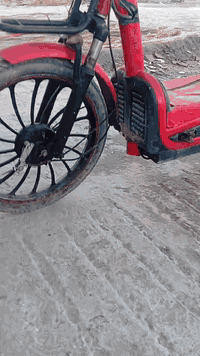 سياره سلام عليكم  بايسكل شحن البيع نضيف كلش فقط يرايدله تبديل بطاريات سعر 115 وبي مجال ***********
