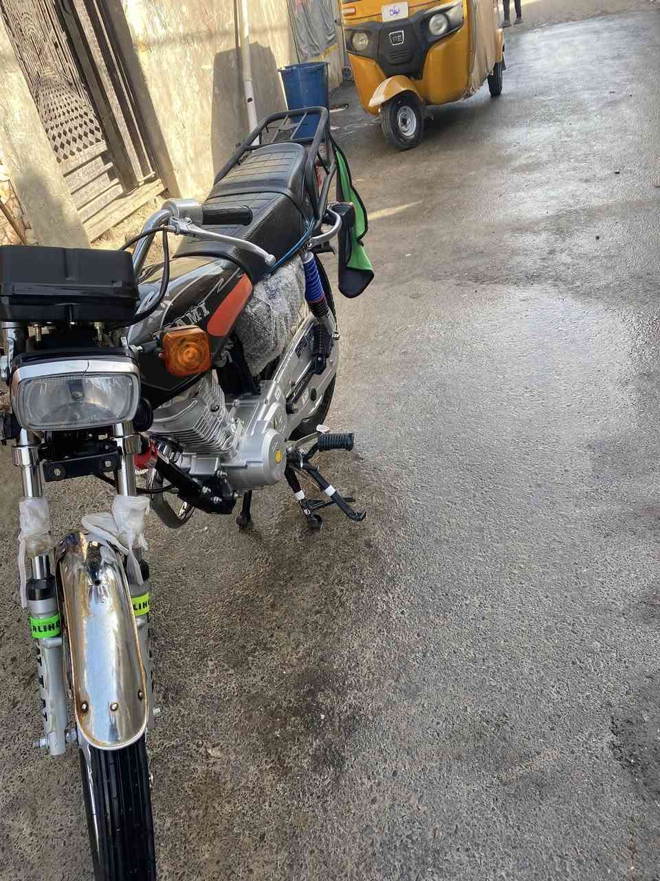 سلام عليكم عندي دراجه أربعه كير نامه ٢٥للبيع سعر خاص ***********مكاني بغداد
