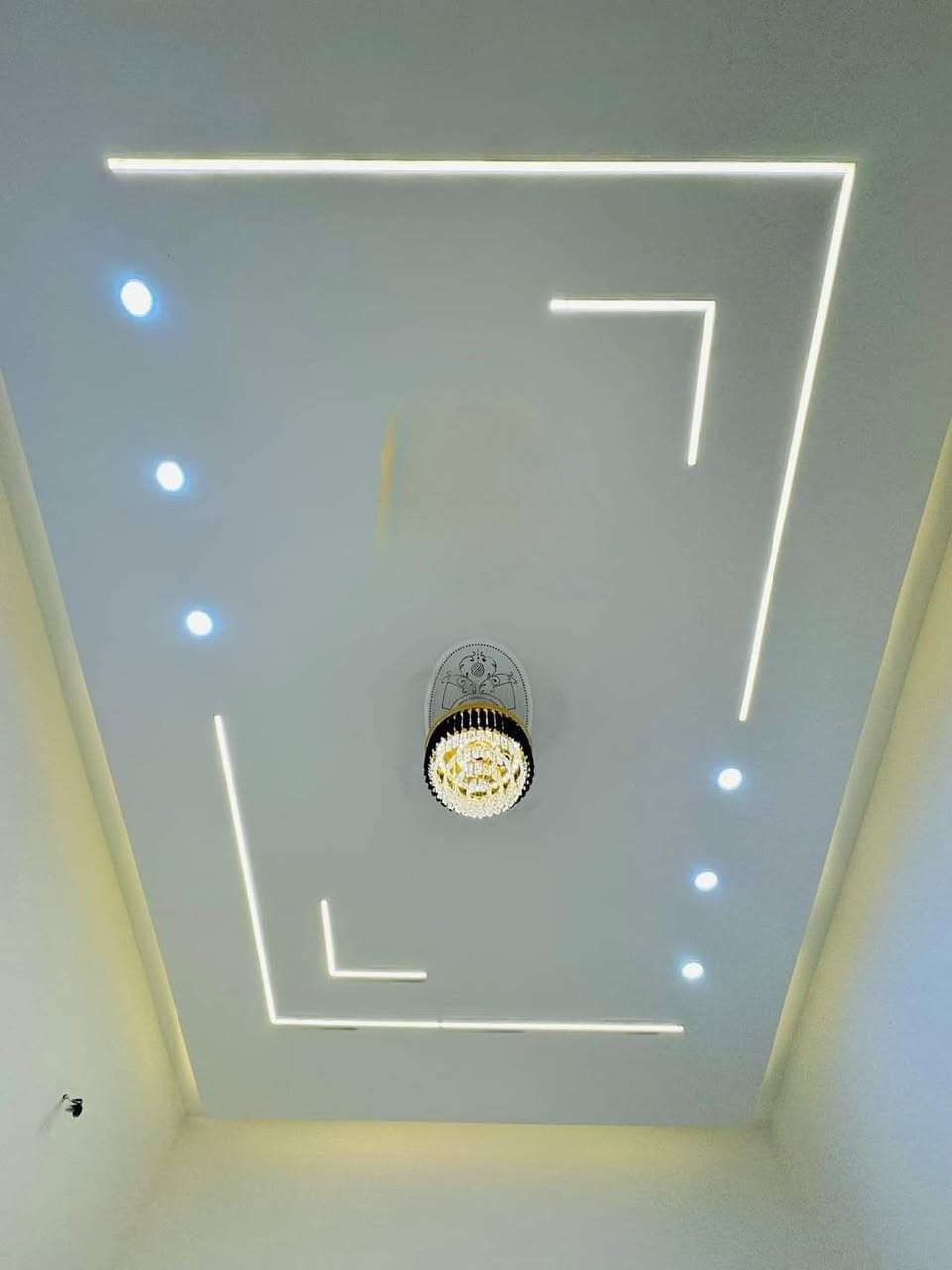 نموذج من تصاميم ديكورات جبس بورد الداخلي والبروفايل 

 *********** مهندس علي
