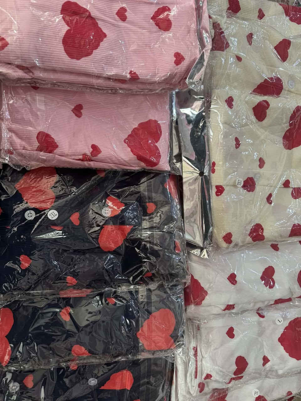 تراك قطني درجه اولى 
قياسات حقيقيه 👍
M_L-xl-2xl
السعر ب12


**إذا كنت صاحب هذا الإعلان وتريد حذفه لأي سبب، رجاءا أرسل رسالة إلى الدعم الفني**