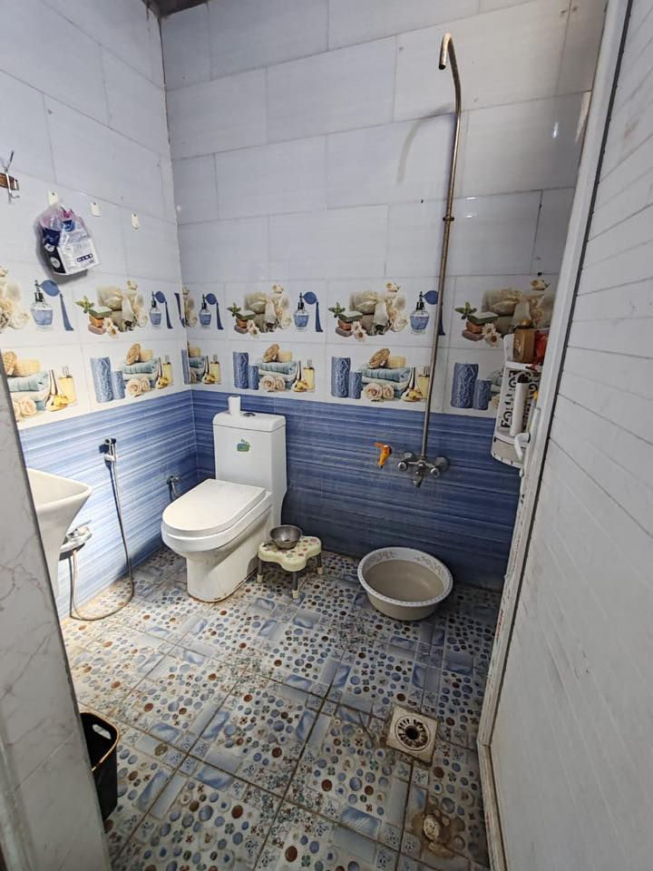 🏡 دار للبيع – طابو صرف | بناء حديث
📍 الموقع: المسيب – صوب البوحمدان، قريب من مخبز بغداد

📐 المساحة: ١٦٠ متر
🏗️ يتكون من طابقين – الطابق الثاني منفصل
🧱 البناء: طابوق مسلح + كونكريت
✨ التشطيب:
 •حزام سيراميك
 •أرضيات بورسلين

🔹 تفاصيل الطابق الأول:
 •استقبال: ٦ × ٣.٥
 •صالة: ٥ × ٤
 •مطبخ: ٤ × ٣
 •غرفتي نوم:
⭐️• ٥ × ٤
⭐️• ٣.٥ × ٣
 •صحيات داخلية وخارجية
 •منور
 •كراج سيارة كبير

🔹 الطابق الثاني:

نفس تفاصيل الطابق الأول تمامًا

💰 السعر على الخاص
📞 للاستفسار: ***********
🏢 مكتب عقار أهالي المسيب
حي المعلمين الثالثة – قرب جامع محمد الجواد
