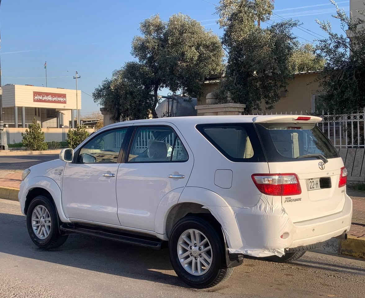 فۆڕچنەر ٢٠١٠ 
سەیارەیەکی زۆر زۆر جوان و بێ موشکیلەیە بەقەد یەک ٢٠٢٥ جوانە 

چوار پستنەV4 
 
دەبڵ ئەکسڵ گێر / ناو زەرد / ٣ ڕێز کوشن / تەبریت مەرکەزی / ئاوێنە ئیشارەت / حەساس / شاشە / کامێرا پشت و پێش / گيڕ تۆماتیک /فول فولە
 
سەیارەکە هیچ هیچی نیە بێ بۆیاغە بەس یەک بست تەحدیلی هەیە لە قەپاغ سندوقی باقی هەمووی بەشەرتی سۆنەر
 
گێر و مەکینە و ئەکسل و دار و بەردی بەشەرت

مەکینەی کراوەتەوە بێ حەیبە 💯✅

سحری ١٧٥ مەجالی تیایە 
0️⃣7️⃣5️⃣0️⃣7️⃣5️⃣5️⃣1️⃣7️⃣2️⃣3️⃣ أربيل, العراق
