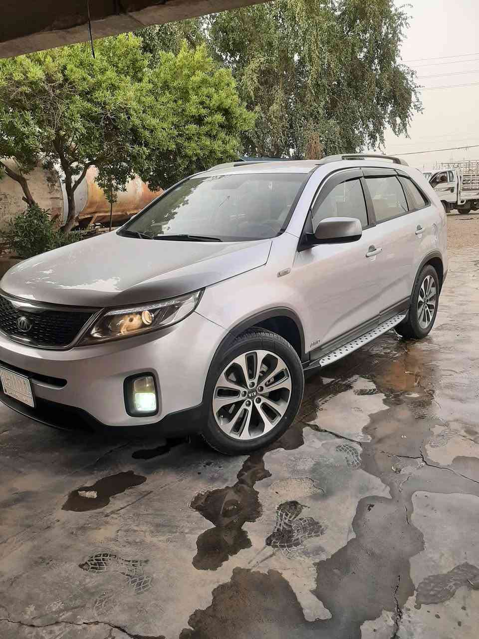 سورنتو موديل ٢٠١٣ شكل ١٤ خليجي ٧راكب
اللون سلفر رقم بغداد محرك ٦سلندرمحرك شركه ممفتوح

سياره داخل دوشمه ارضيه وكشن حداديه كلها جديده
تخم تاير ويلكب بلادي تبريد وكير ومحرك كله بشرط
السعر ١٦٠ وبي مجال للطيبين 
مكان السياره الفلوجه الصقلاويه 
للإستفسار اكثر 
***********
*********** معتز 
الله يرزق الجميع
