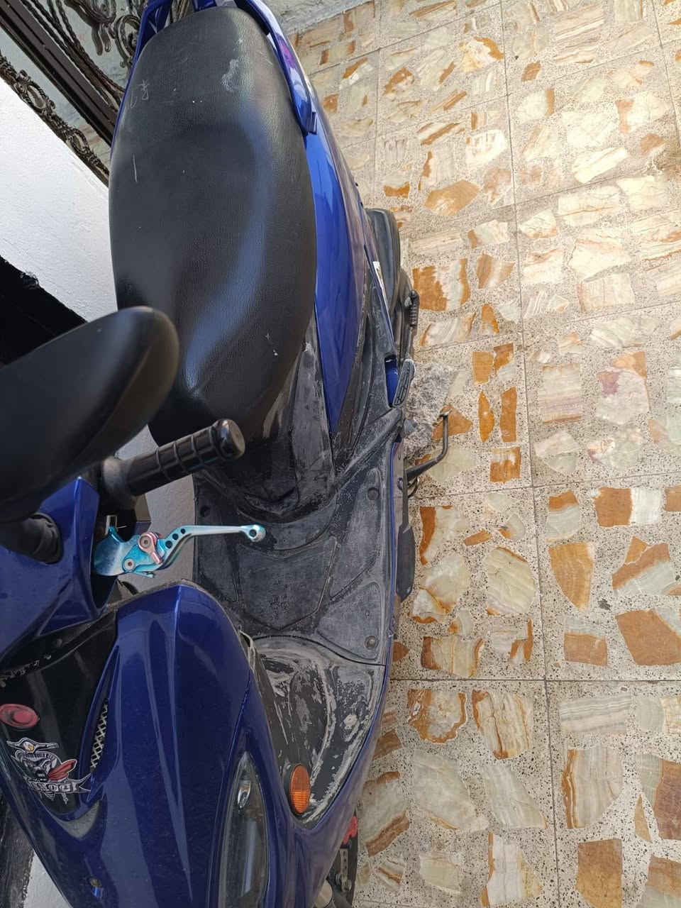 سلام عليكم  دراجه كامكو جي 4
ل بيع  صار شهرين من نزلته من الحاويه 
الدراجه خير من الله  كهربائيات شغاله كله 
لايت عالي ناصي 
دراجه لا تنقيص و لا تبخير تجي و اشوف 
الدراجه ما مفتوحه 
دبلات وره وكدام رياضي يدات رياضيه
و جيب 100 مصلح و ياك و افحص وين متريد 
 المكان نجف حي النصر 

 السعر المطلوب 775 و بيه مجال ل شراي فقط  ♥


**إذا كنت صاحب هذا الإعلان وتريد حذفه لأي سبب، رجاءا أرسل رسالة إلى الدعم الفني**