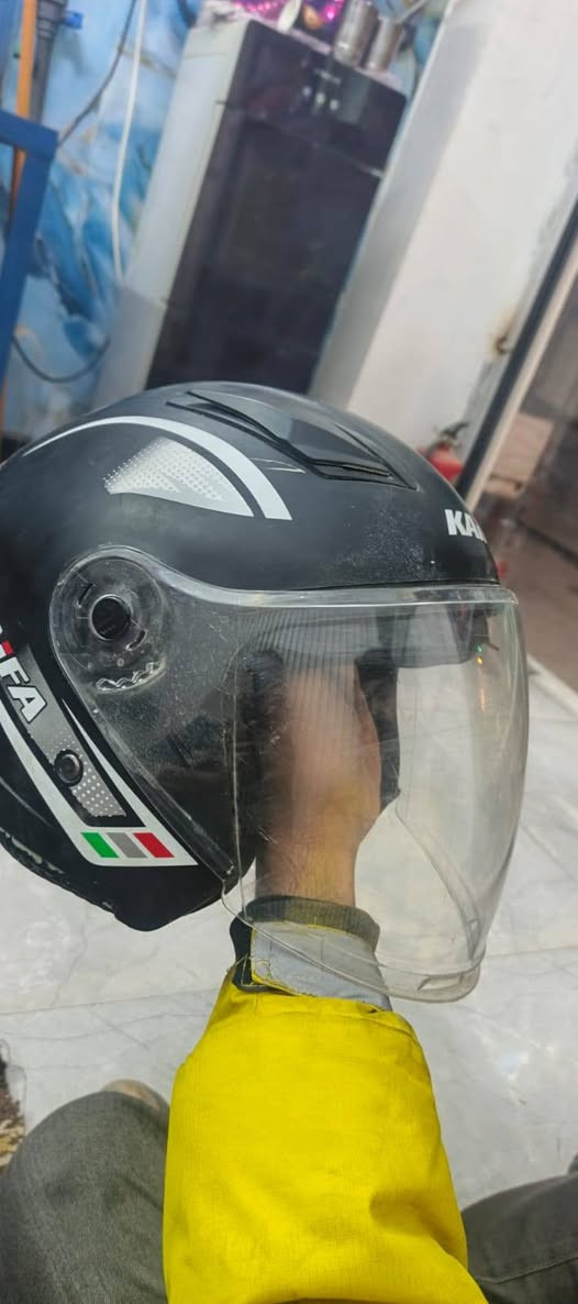 سلام عليكم خوذه البيع مال دلفري حلو مرتبه بعده جديده السعر 20وبيه مجال. ***********
