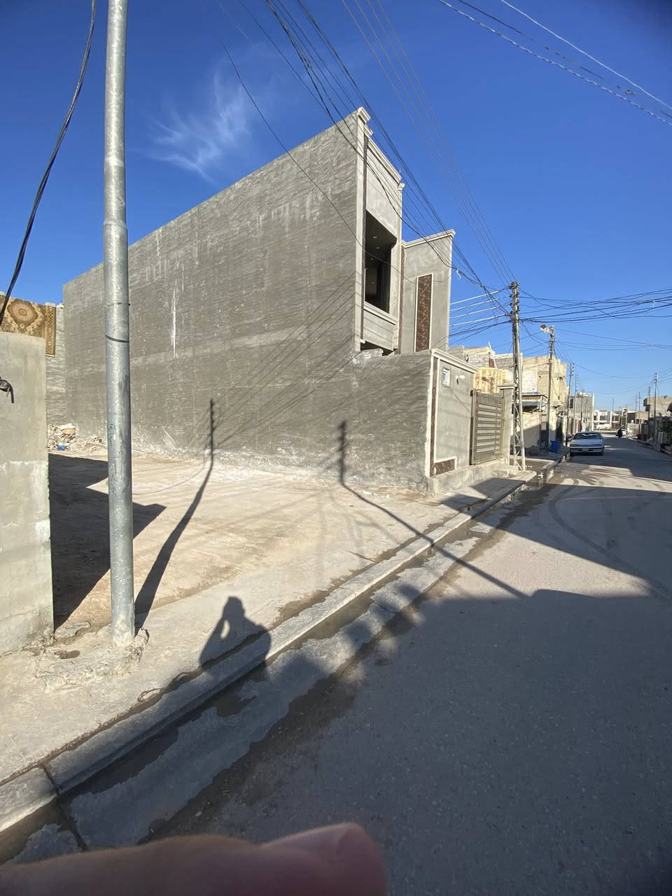 قطعت ارض  في حي الشهداء 
المساحه 154 متر 
مطله على شارع 8 ونافذه على شارع 40 من الجهتين
في منطقة ال7000 للأستفسار التواصل ***********
