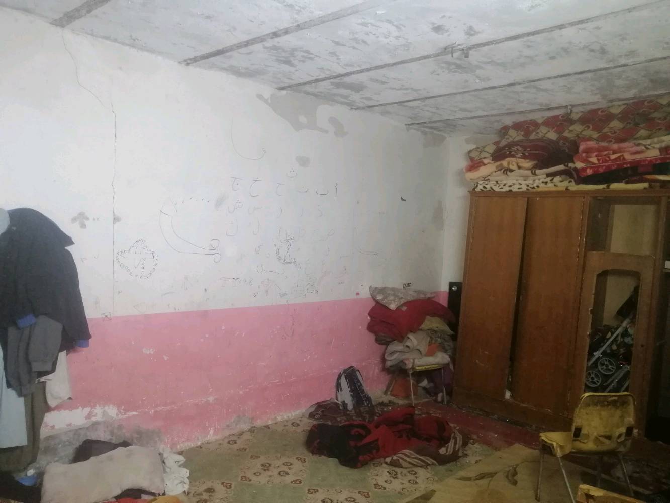 🏠 بيت للبيع بسعر مناسِب جداً! لحِّق قبل ما يروح 🏃‍♂️🔥

📍 الموقع: النجف - الكوفة، قرب نيسان-يم مخزن الموز  🗺️
📏 المساحة: 150 متر
💰 السعر: 23 مليون دينار عراقي 💵 (ومجال في السعر!) 🤝
📜 الطابو: زراعي، موجود عقد بالمحكمة ✅

تفاصيل البيت:

الغرف:
صالة واستقبال 🛋️
غرفة نوم 🛏️
حوش واحد 🌳
صحيات (حمامات) 🚽🚿
تشاريف (السطح) موجودة 🏠
المطبخ: متوفر أيضًا 🍳

📞 للتواصل:
واتساب: 0785 219 9535 📲

🎉 سارعوا بالاتصال قبل ما يفوتكم الفرصة! 🎉