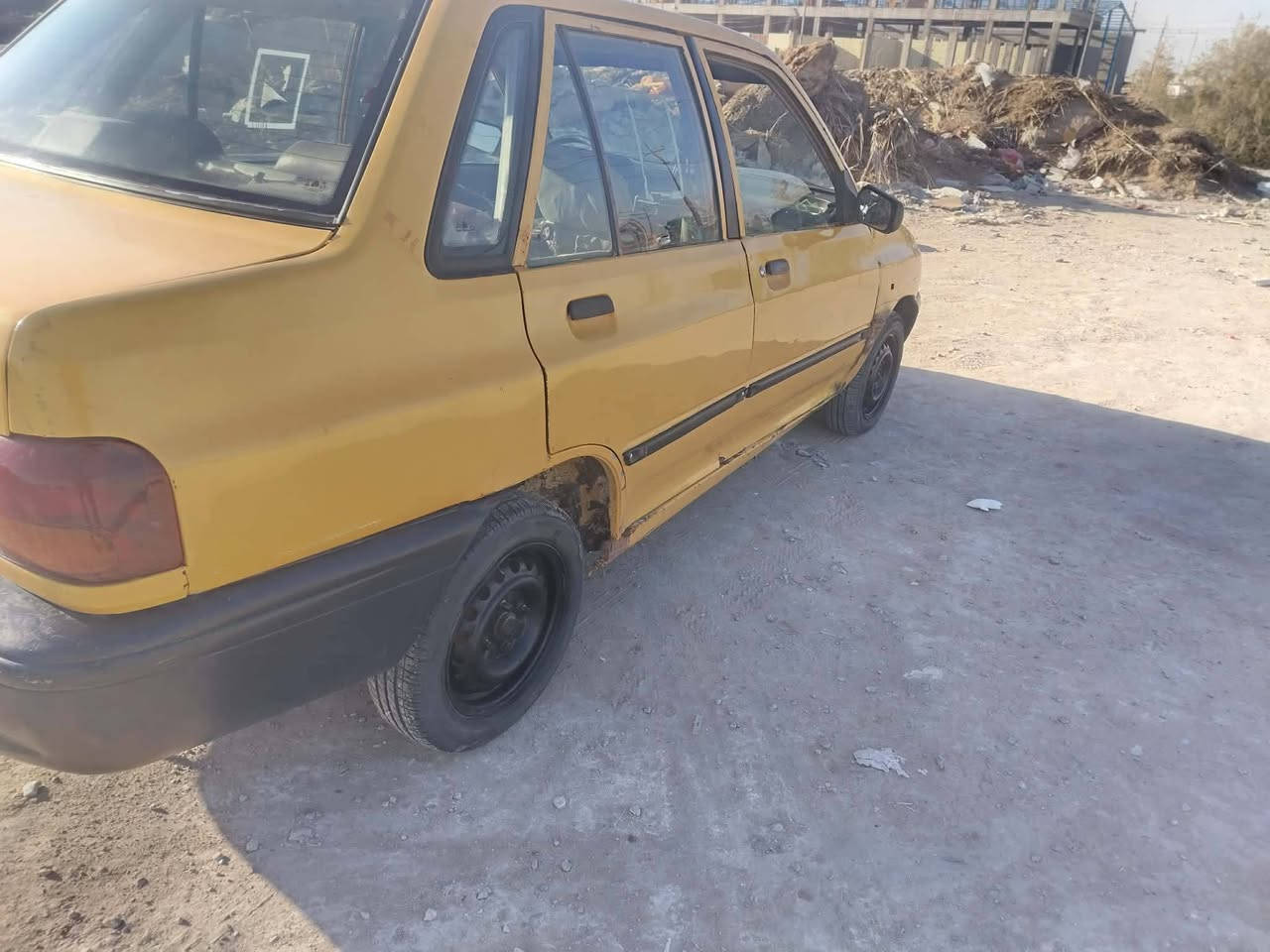 السلام عليكم شباب سياره للبيع كير مكينه حلوات بس الثالث ول رابع يفلت مصفره هيه تحويل  مباشر مكان السياره كربلاء يم جامعت العميد السعر 8 وبيهه مجال بصيط سياره حلوه عوزهه شغلات كلش بصيطه رقم الهاتف ***********
