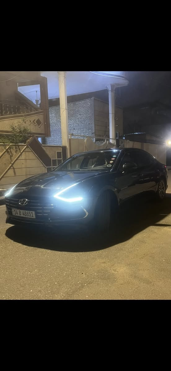 السلا معليكم سوناته 2023 رقم بصره حره بسمنه   سياره كلش جديده وارد امريكي بيه قطعتين صبغ بدون ايرباك بدون دواخل  ماشيه 59  محرك 2500 تنفيس طبيعي مكاني بصره  رقم *********** مراوس عادي اقل من سعر سعر 150 بيه مجال قليل
