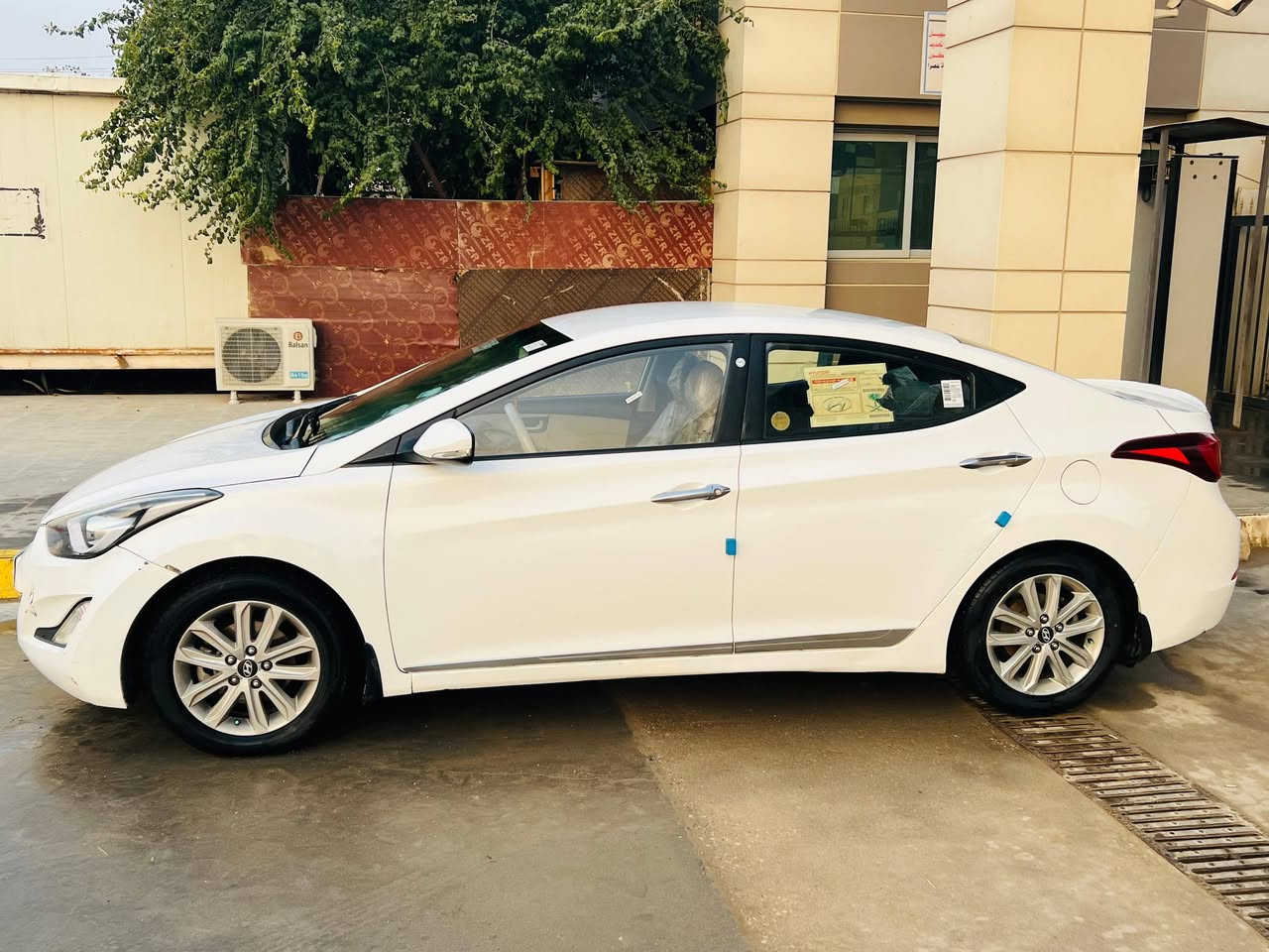 السلام عليكم النترا..١٦ .خليجي كفاله عامه بيها باردات بسيطه بيها تحكم ستيرن مرايات شفط مكينه١٦٠٠ وكير كفاله
والسعر 125وبيها مجال
 رقم ذي قار بسمي ***********
