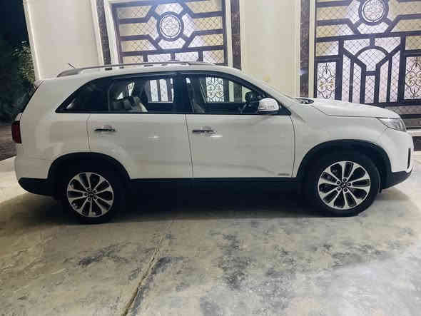 سلام عليكم للبيع كيه سورنتو (2015)السياره مكفوله  فول مواصفات من عده الفتحه الفوك حساس امامي حساس خلفي امري شفط بصمتين رقم بغداد بسمي تحويل ثاني يوم محرك 4سلندر السعر 185                          

رقم الهاتف ***********
