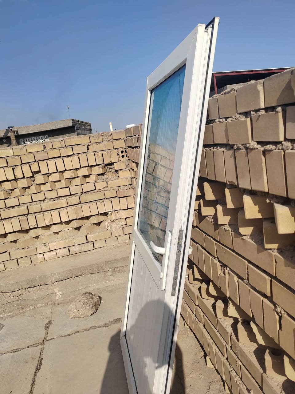 باب نوعيه بلاستك
عرض الباب 82
طول الباب 164
سعرها 20 الف بدون جرجوب 
البصره قضاء المدينه 
***********
