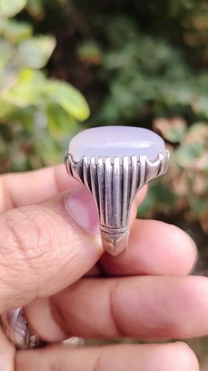 عقيق يماني دخاني صياغه ألبحرين ثقيل ألمهتم يتفضل خاص ويدلل،


**إذا كنت صاحب هذا الإعلان وتريد حذفه لأي سبب، رجاءا أرسل رسالة إلى الدعم الفني**