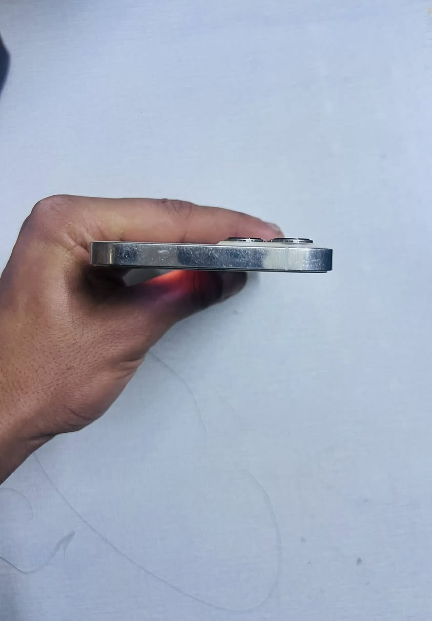 12 برو ماكس اخو الجديد ذاكره 256 بطاريه مرفوعه 100 بل شحن تنساه ولله والعدسه مال الكامره مبدله  تفصيخ اصليه الباقي كله وكاله فيس ايدي شغال سيم كارت النوع امريكي    السعر 450 بيه مجال الجهاز كدامك مو شراي لا تكسر بيه مكاني نجف عسكري كبل   رقمي ***********
