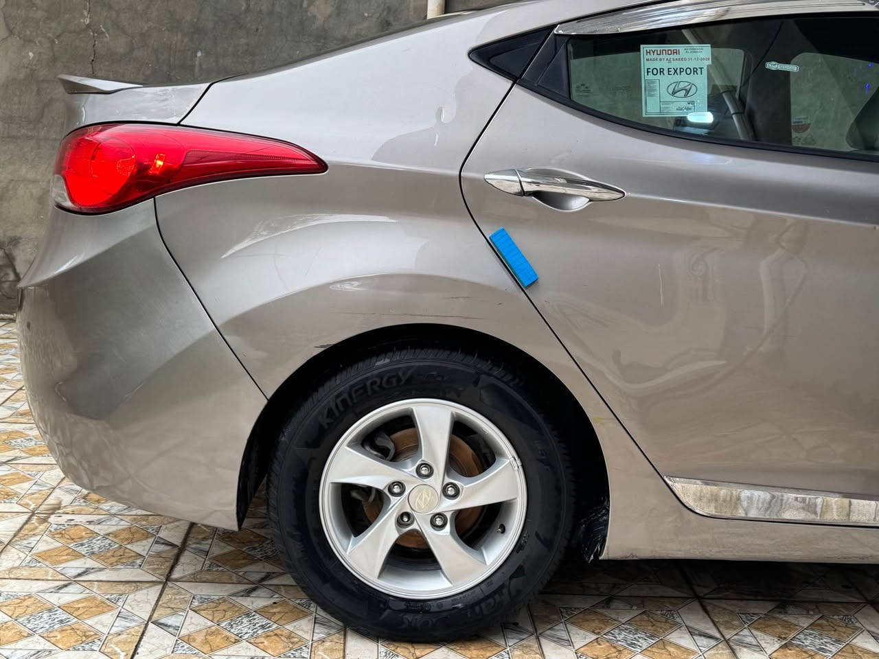 السلام عليكم 
النترا 2012 وارد امريكي حادثها بسيط فقط بنيد وراجع نفسه بدون دواخل ولا تبديل ولا صبغ
كير مكينه جدد حداديه 80‎%‎ سياره كلش حلوه ومرتبه وماعايزه شي 
السعر 98 وبيها مجال 
مكان السياره بابل 
للاستفسار/ *********** المحاويل, بابل
